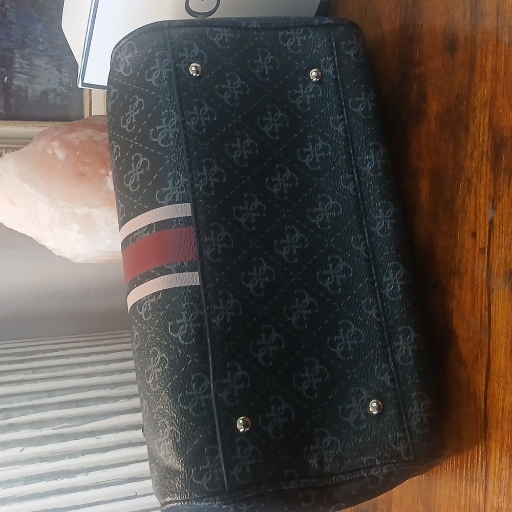 New Wo Tags GUESS Black and Red Women's Handbag - Picture 8 of 15